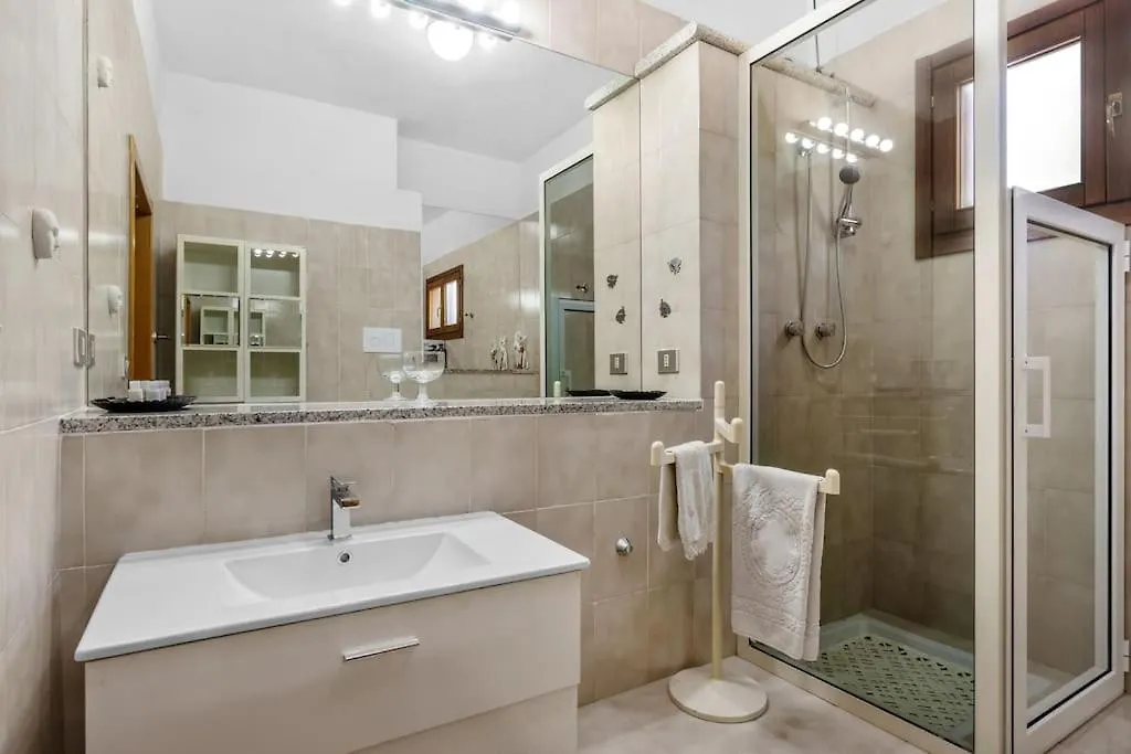 Superb Villa Nature -Panoramic Sea View & Jacuzzi- 올비아