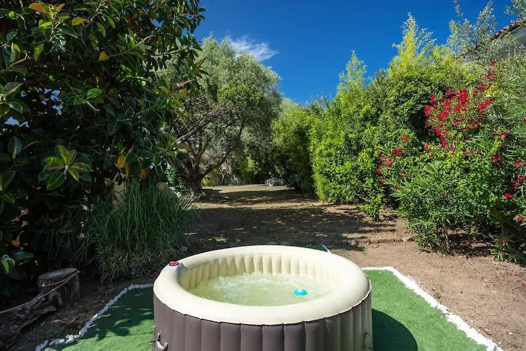 Superb Villa Nature -Panoramic Sea View & Jacuzzi- 奧爾比亞 意大利